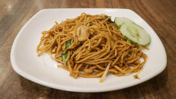 Choosing noodles and making sauce is the key. The restaurant chef teaches you how to restore the deliciousness of the noodles sold outside dry noodles