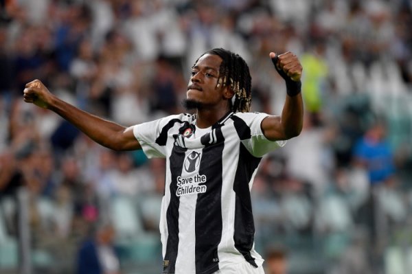 Reporter: Fulham is interested in signing Mbangula for 10 million euros and loaning Douglas Louis