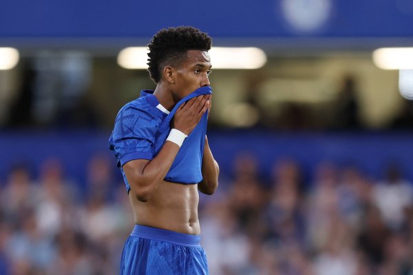 Only 18 years and 163 days! Estewan becomes the youngest Brazilian player to score a winning goal in the Premier League