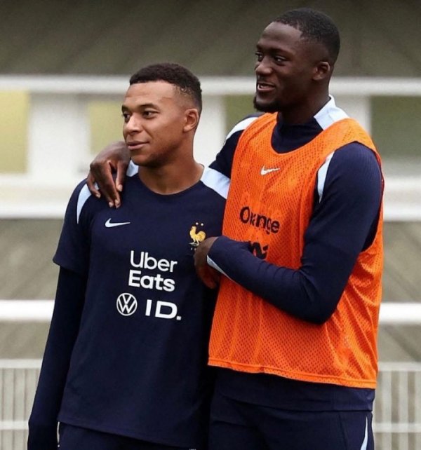 Western media: Konate asked Mbappe to practice Spanish during training. He has been studying for several months to join Real Madrid